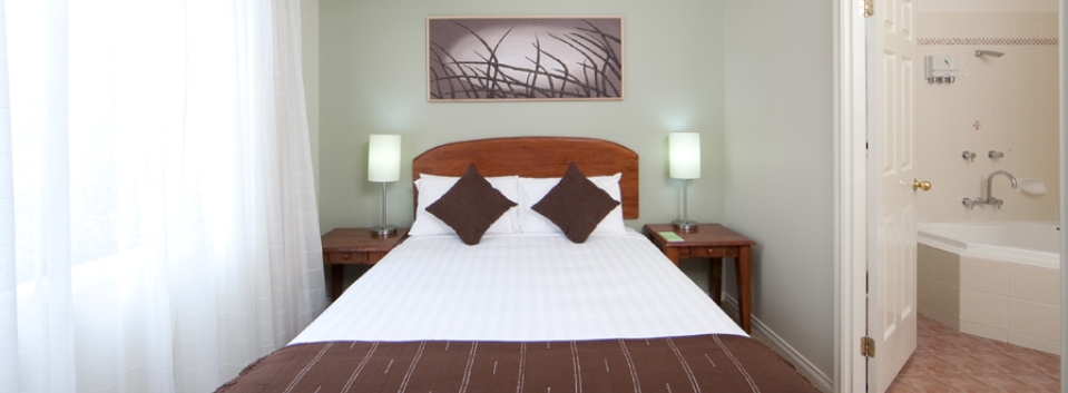 Superior One Bedroom Apartment Bedroom