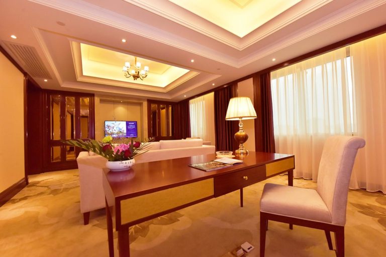 Park Regis Zhuhai guest room